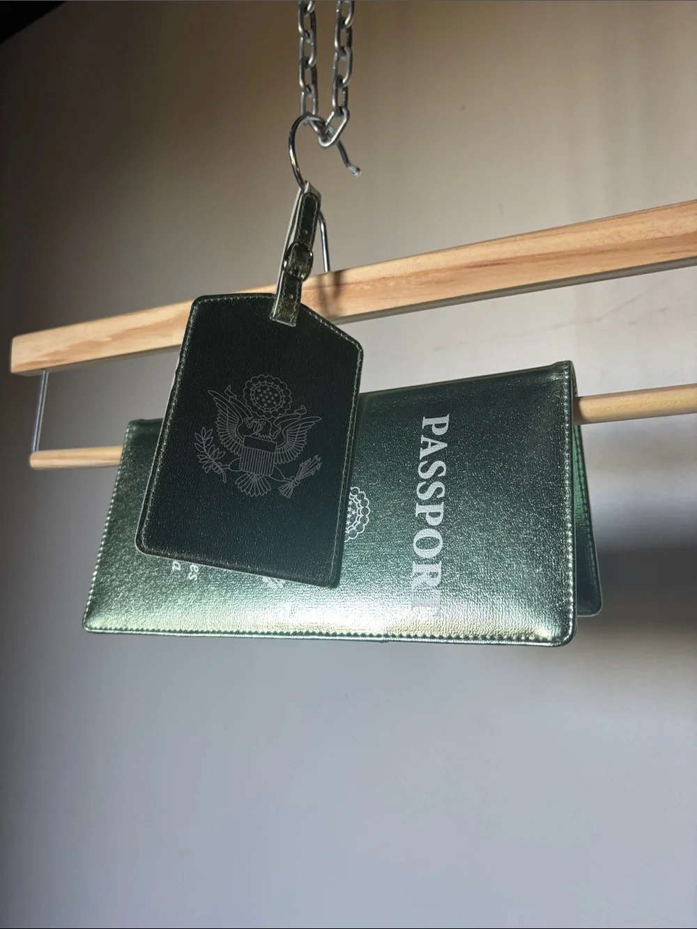 SET Metallic Green Passport Holder & Luggage Tag